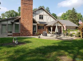 2001 The Blfs, Toledo, OH 43615