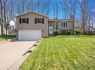 95 Merle Blvd, Munroe Falls, OH 44262