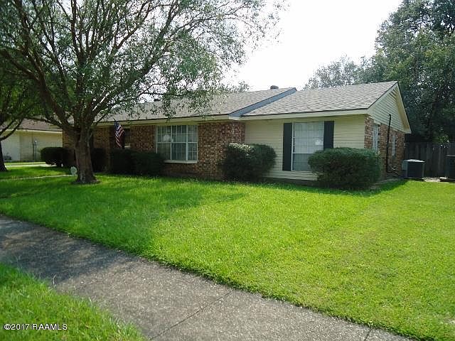 1st image of 302 Willowood Dr