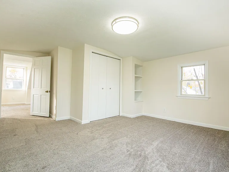 Upstairs Bedroom 2