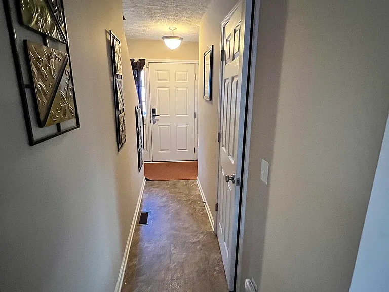 1110 Willow Ave — Photo 3