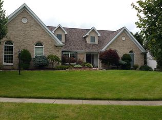 2 Quail Run Pl, Charleston, IL 61920