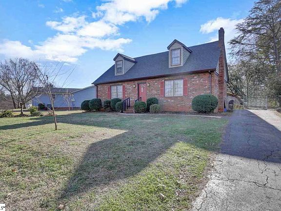 2nd image of 36 Riverwood Cir