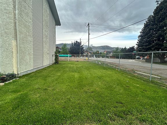 5th image of 1946 Tranquille Rd #9