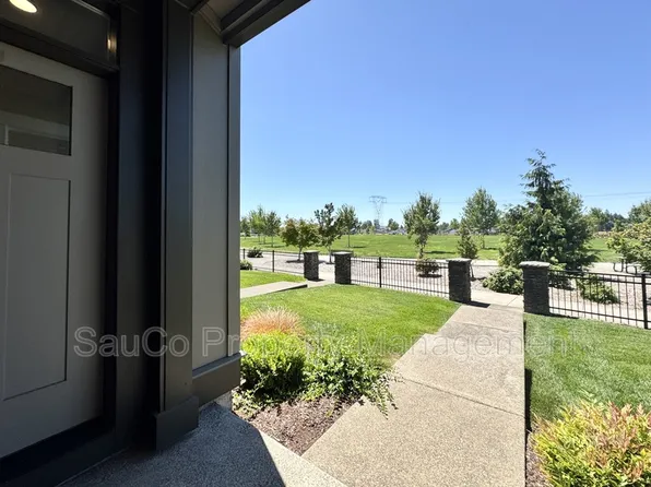 5531 SE Logan Ln, Hillsboro, OR 97123