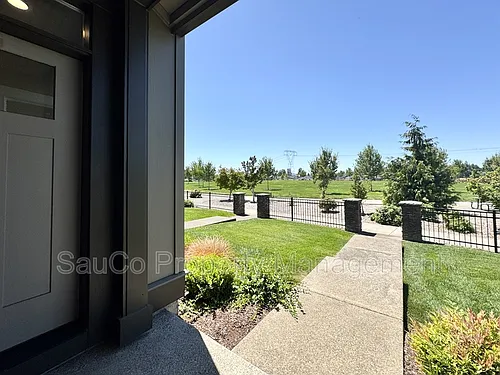 5531 SE Logan Ln Photo 1