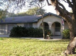 1514 Dana Dr, Rockport, TX 78382