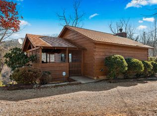 3326 Bear Mountain Ln, Sevierville, TN 37876