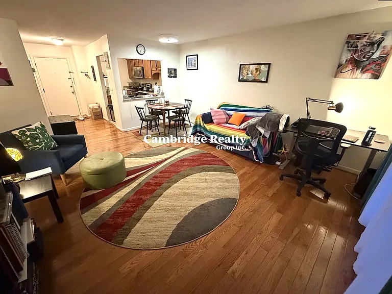 804 Centre St — Photo 2