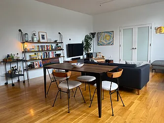 Rented by R New York