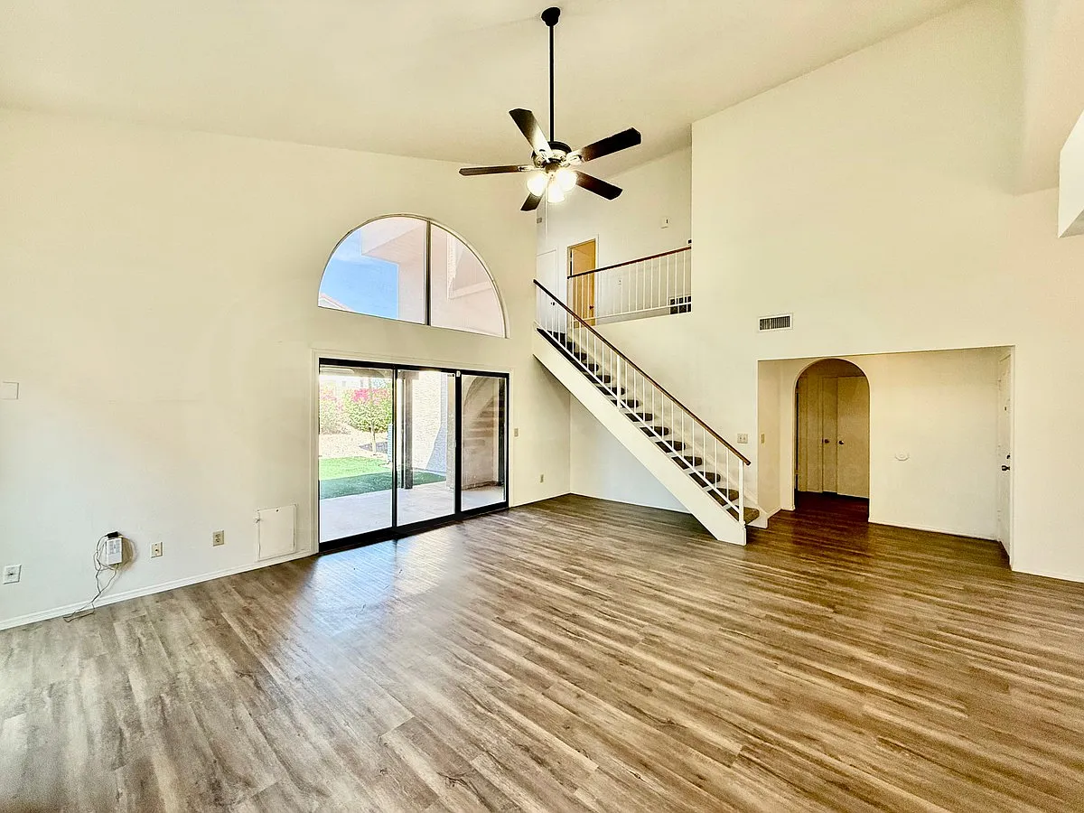 3 bed, 2.5 bath, 1661 sqft, $2,150 — Photo 4
