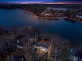 14 Quamhassett Rd, Bourne, MA 02532