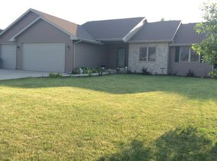 N1683 Medina Dr, Greenville, WI 54942