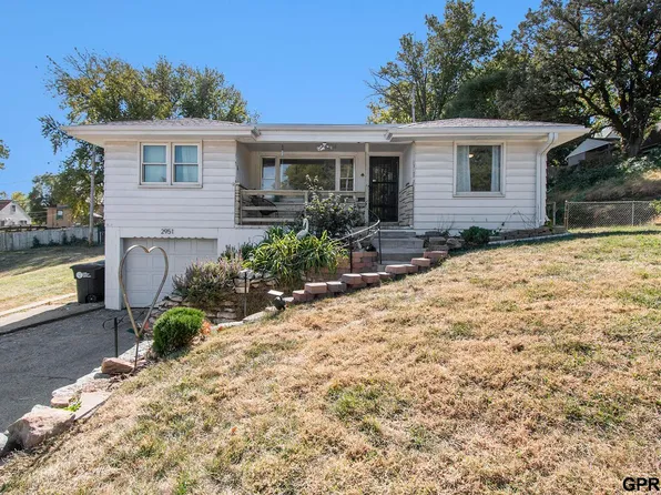 2951 Ed Creighton Ave, Omaha, NE 68105