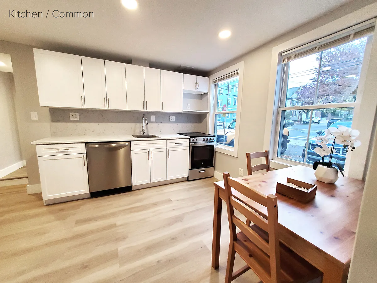 Building Photo - 98 Sciarappa St #B