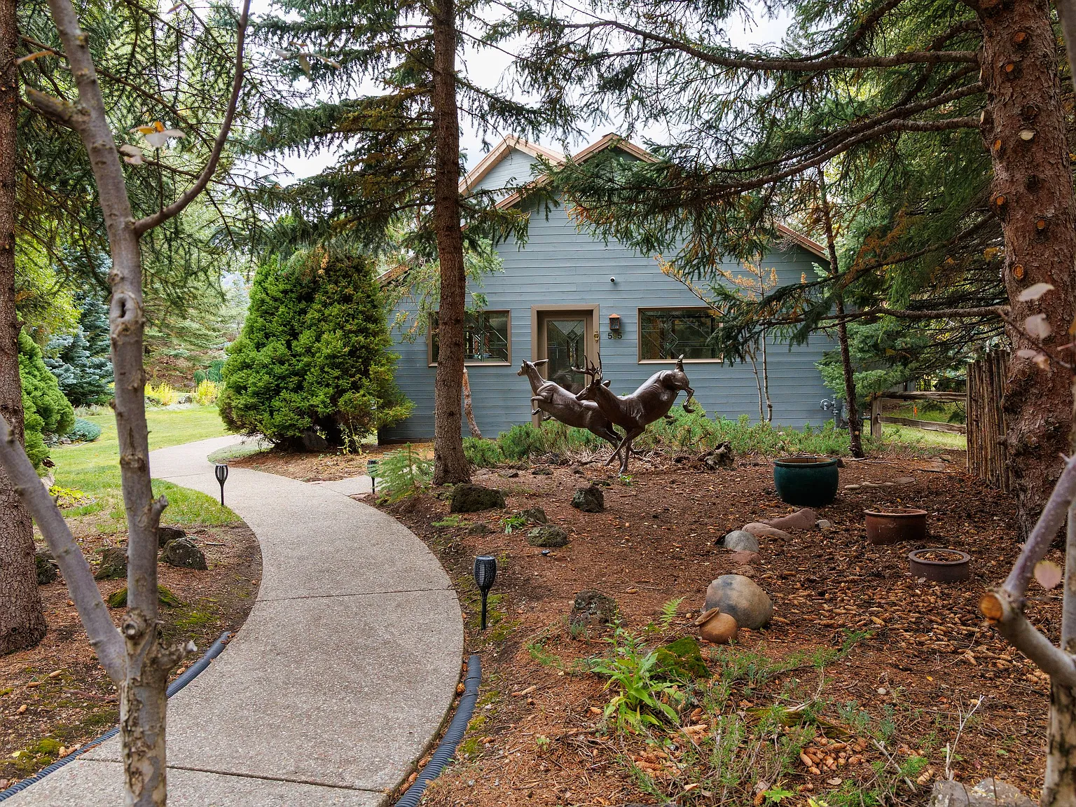 3 bed, 3000 sqft, $16,000 — Photo 2