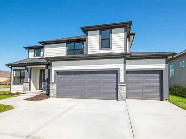18901 W 193rd Ter, Spring Hill, KS 66083