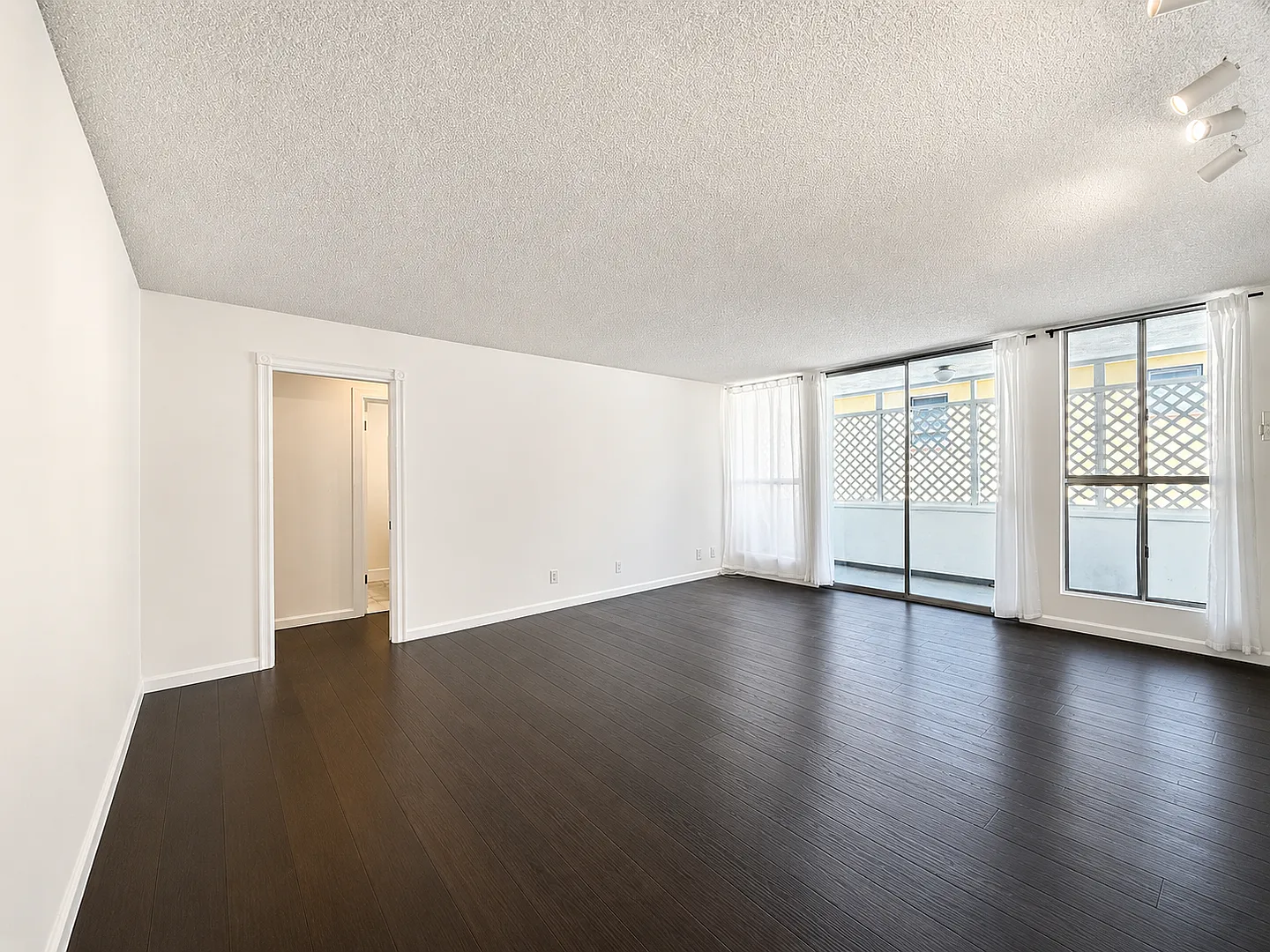 1111 Euclid St. — Photo 4