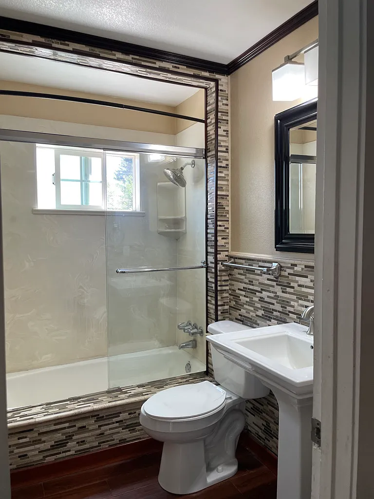 64 Schuyler Ave — Photo 1