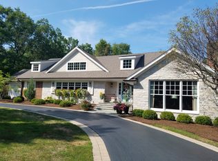 950 McCormick Dr, Lake Forest, IL