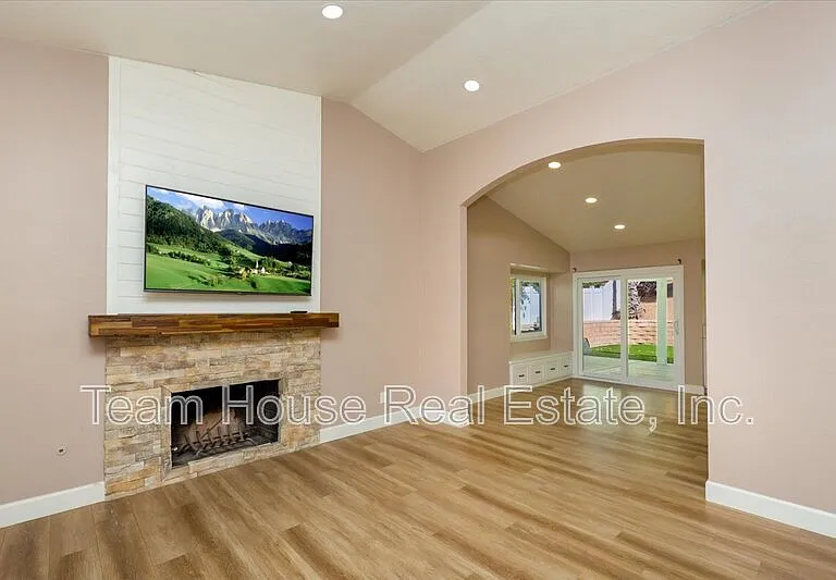 27725 Wakefield Rd — Photo 5