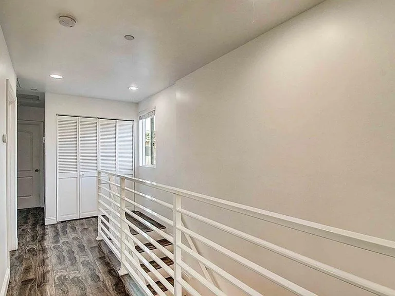 2635 E Madison St — Photo 13