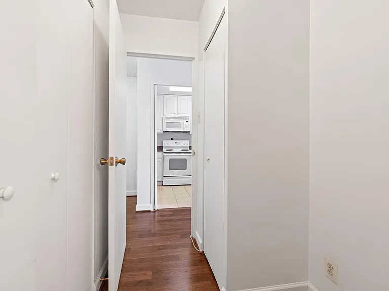 1435 4th St SW — Photo 22