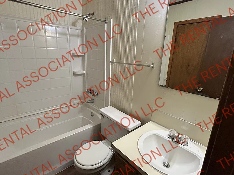 203 Westridge Dr — Photo 3