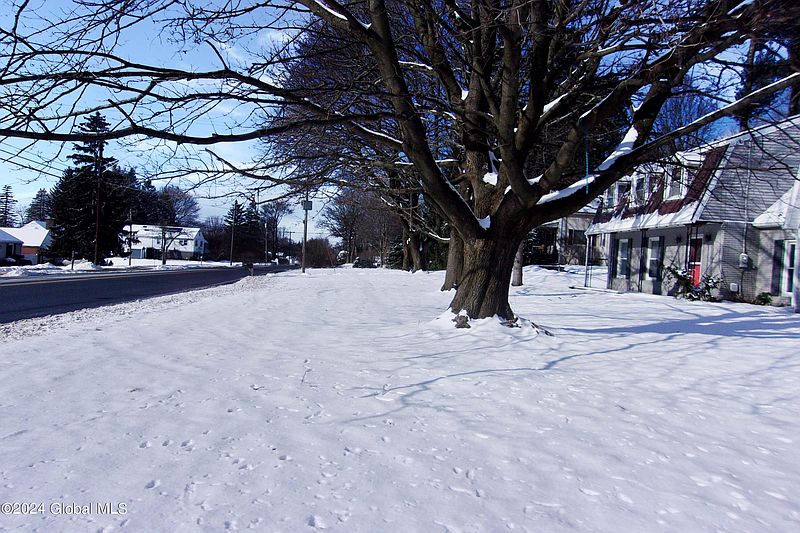 3rd image of 413 Albany Shaker Road