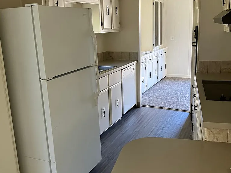4550 SW 5th Ave — Photo 26