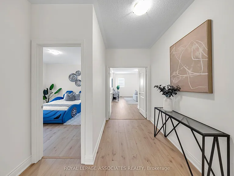 2215 Beckman Cres #UPPER — Photo 31