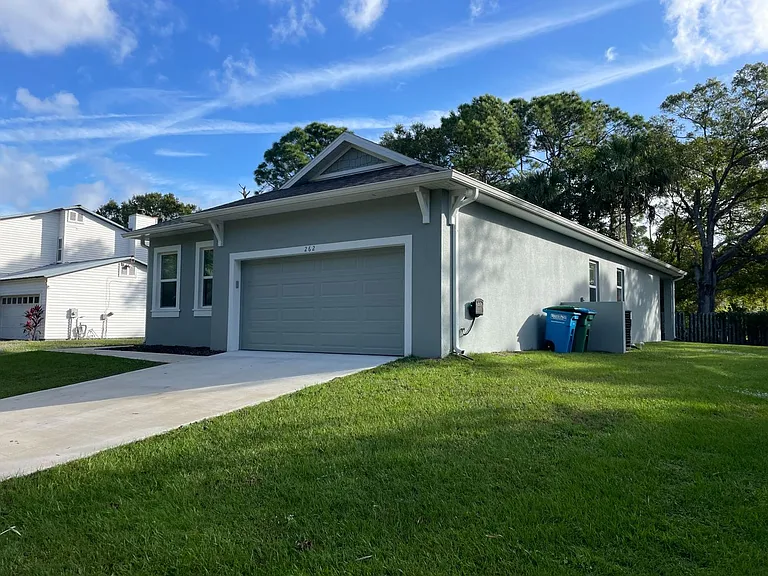 262 Jeannie Dr — Photo 2