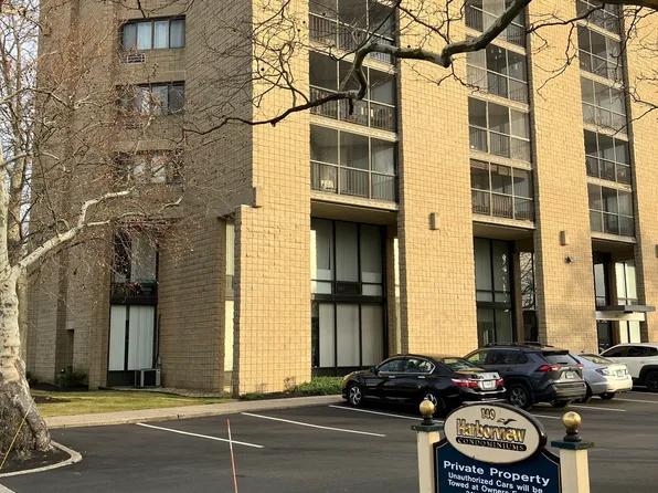 140 Captain Thomas Boulevard #302, West Haven, CT 06516