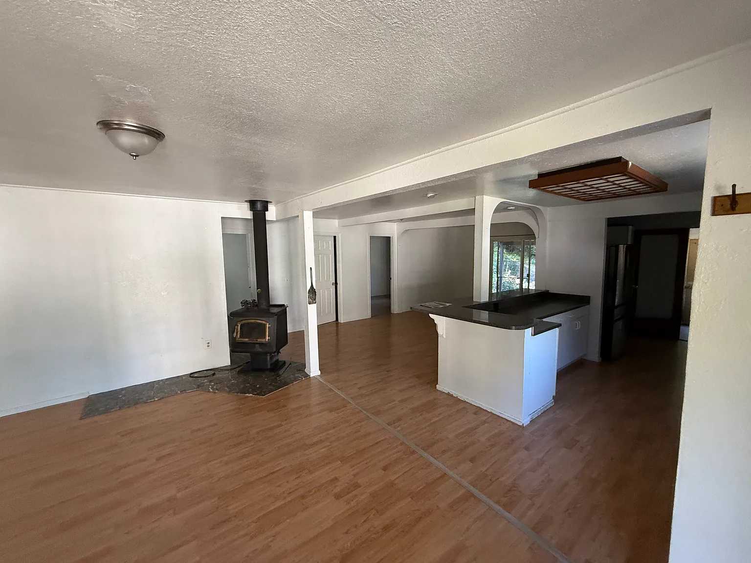 4 bed, 2100 sqft, $2,995 — Photo 4