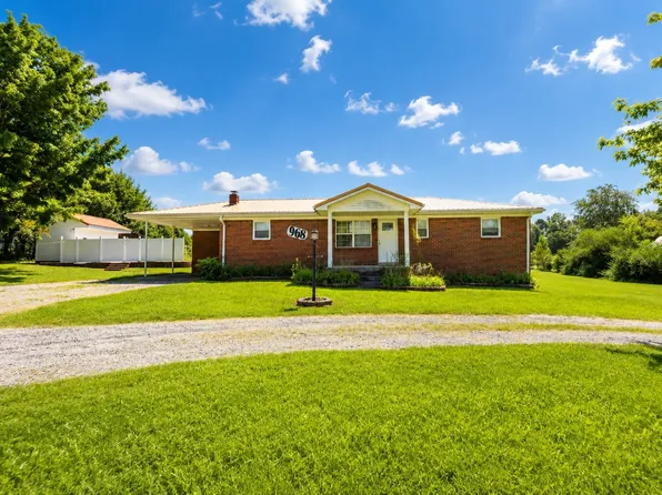 968 Old Nashville Hwy, McEwen, TN 37101