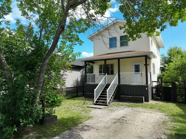 906 W 3rd Ave, Beaverlodge, AB T0H 0C0