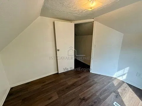 2 bed, 1.0 bath, $845 — Photo 2