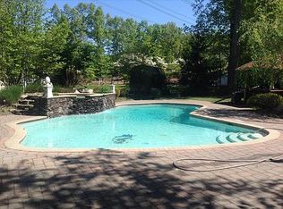 8 Pymm Ct, Stony Pt, NY 10980