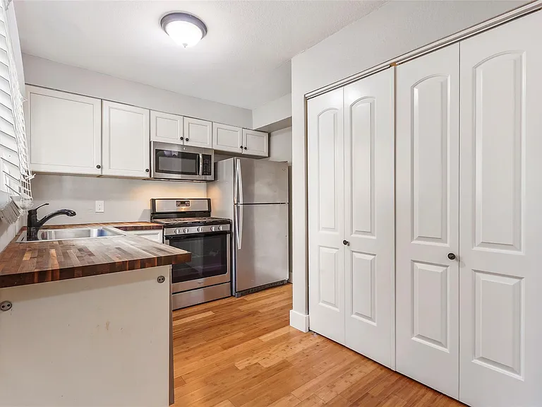 2402 Berkeley Ave #A — Photo 6