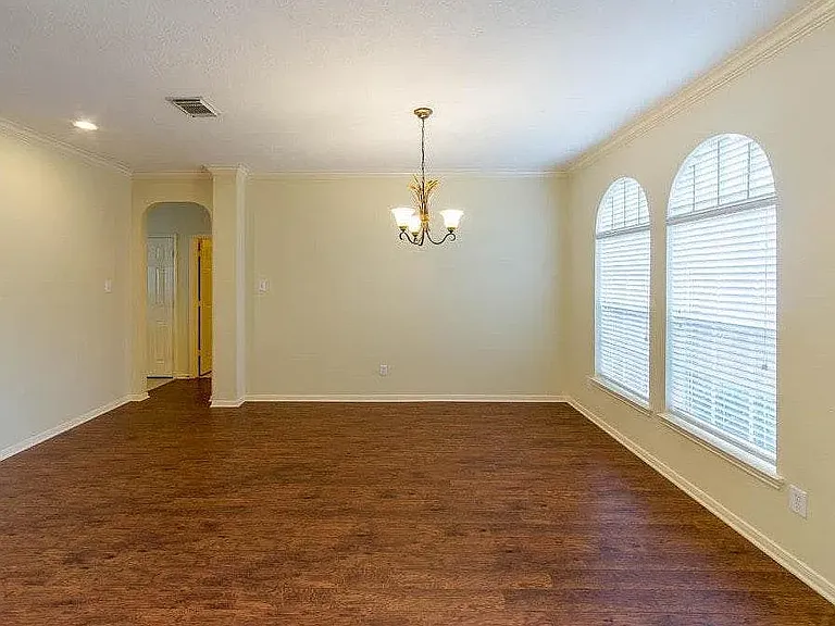 2027 Mabry Mill Rd — Photo 4