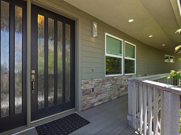 2nd image of 1000 Summit Dr