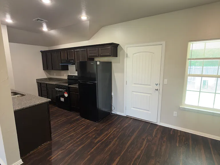 501 Windel Way #501 — Photo 4