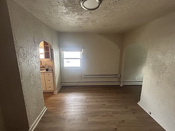 5th image of 956 6th St #6