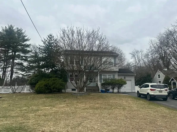 236 Mabel Ann Ave, Franklin Lakes, NJ 07417