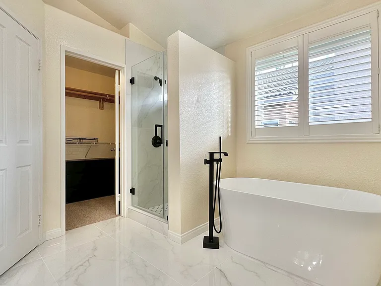 13686 Essence Rd — Photo 35