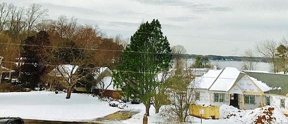 2nd image of 221 Lakeshore Dr