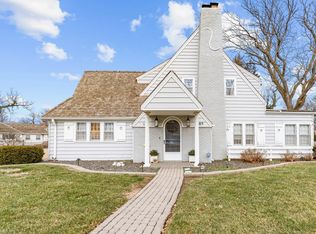 205 Greenway Rd, Salina, KS 67401