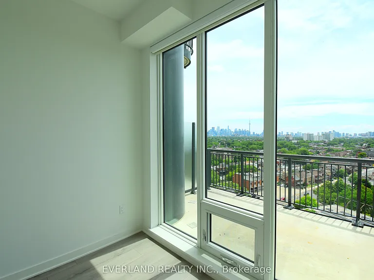 1185 Dupont St #1105 — Photo 25