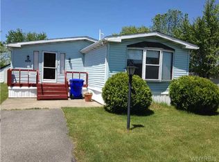 409 Birchwood Dr, Lockport, NY 14094