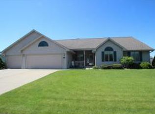1910 Ledgeview Rd, De Pere, WI 54115